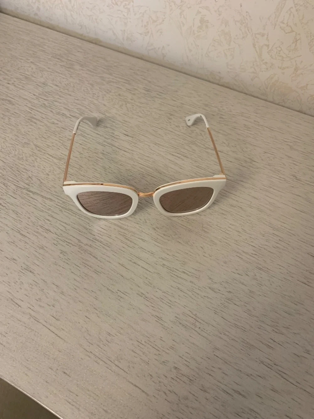 Women’s White and RoseGold-Toned Large Frame Sunglasses